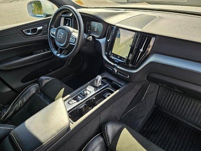 2018 Volvo XC60 T8 eAWD Plug-In Hybrid R-Design