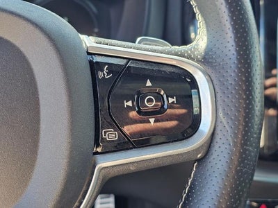 2018 Volvo XC60 T8 eAWD Plug-In Hybrid R-Design