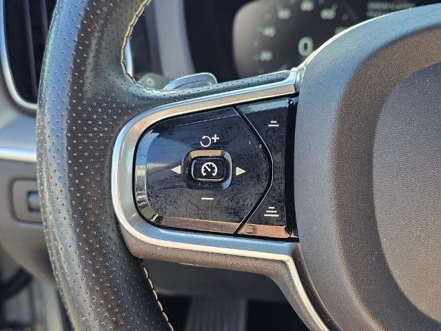 2018 Volvo XC60 T8 eAWD Plug-In Hybrid R-Design