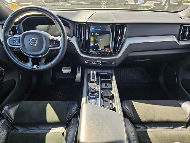 2018 Volvo XC60 T8 eAWD Plug-In Hybrid R-Design