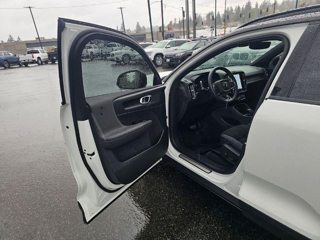2023 Volvo XC40 Recharge Pure Electric Twin eAWD Plus